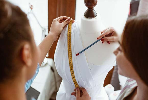 How to measure sizes when customizing pajama samples?