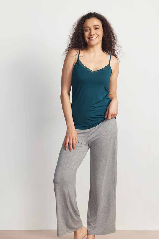 Bulk Customization Of Ladies' Lace-Trimmed Pajamas In Dubai, Nighty Wholesale Factory
